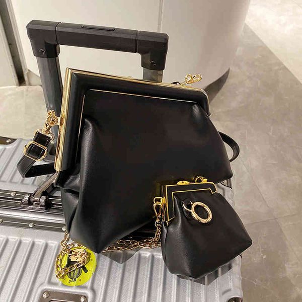 

2022 new designer handbags clip mouth autumn and winter textured new female ins minority versatile messenger fashion mini