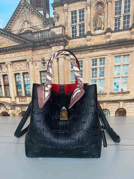 

chch hchc women's mini bucket bag cross arm single shoulder complimentary silk scarf decorative buckle leather material 220623