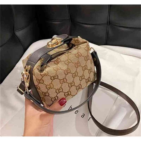 

wholesale store 75% off on handbags medieval lunch armpit old flower vintage staff carrying light 2irn