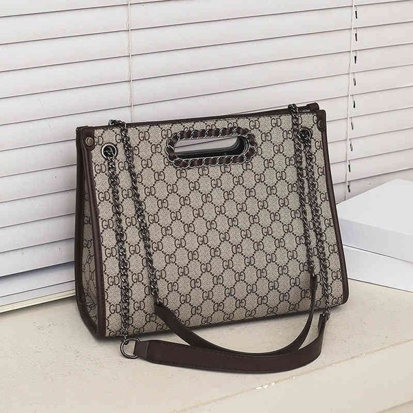 

2022 new designer handbags bags capacity simple letter printed chain one shoulder messenger