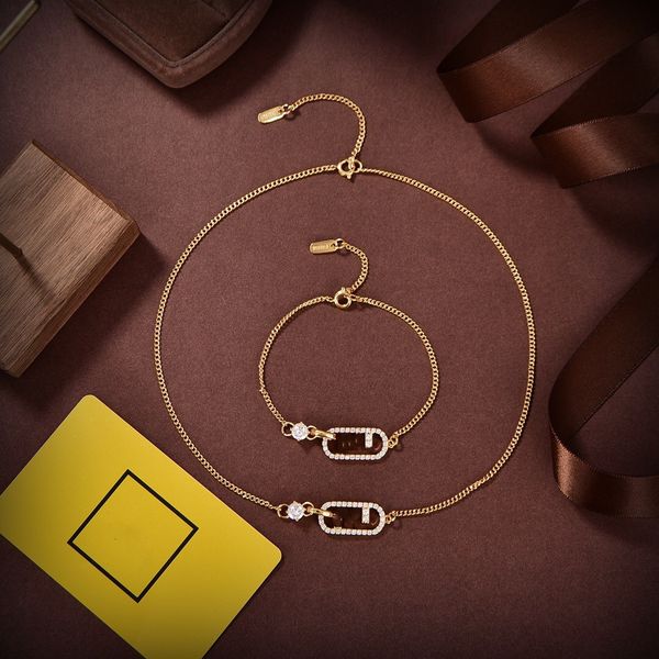 

european and american alphabet necklace simple and exquisite clavicle chain bracelet set female fast delivery, Silver