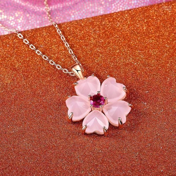 Anhänger Halsketten Huitan Koreanische Mode Rosa Blume Halskette Für Frauen Geburtstag Geschenk Teenager Stilvolle Accessoires Vielseitiger Trendiger Schmuck Elle