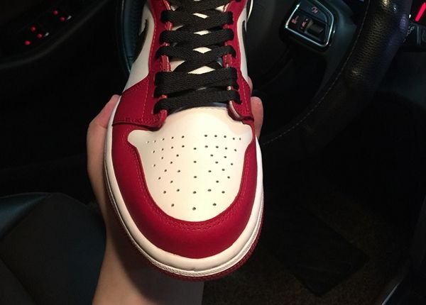 

Air 1 High Og Chicago 555088-101 1s I Black Red White Kicks Мужская спортивная обувь Аутентичные кроссовки высшего качества с оригинальной коробкой