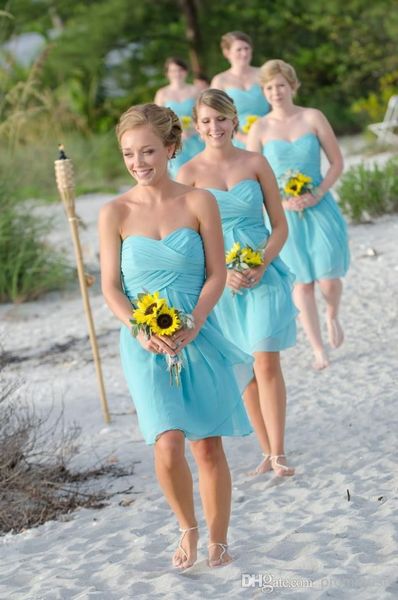 2016 шифон пляж A-Line короткие платья невесты без бретелек милая рюшами складки длиной до колена простые дешевые небесно-голубые платья партии