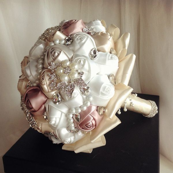 Squisito lusso Matrimonio Fiori Cristalli Perle Strass Perline Scintillante Bouquet da sposa Fiori in raso Giardino Chiesa Spiaggia We3005