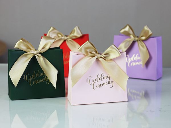 

Party Favor awfully_room