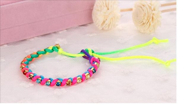 

20 шт. 2015 повезло смешанные Кос Дружбы шнуры Strand горный хрусталь браслет с 100% ручно