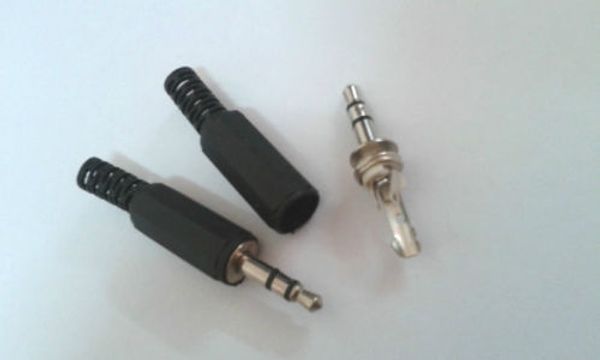 500 stücke 3,5mm Stereo Stecker Audio Adapter Anschlüsse Kunststoff löten