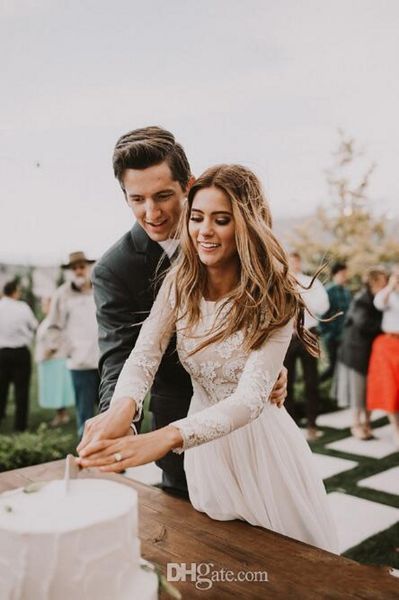 

2019 новый элегантный винтаж секретный стиль кантри кружева свадебные платья с длинными рукавами назад молния скромный развертки поезд сваде, White