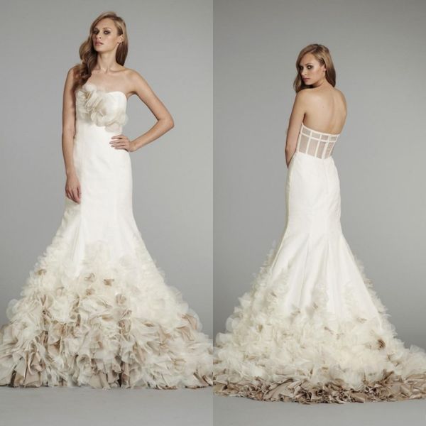 

2017 stunning a-line wedding dresses corset strapless open back luxury ruffles chapel train organza wedding dresses with handmade flower, White