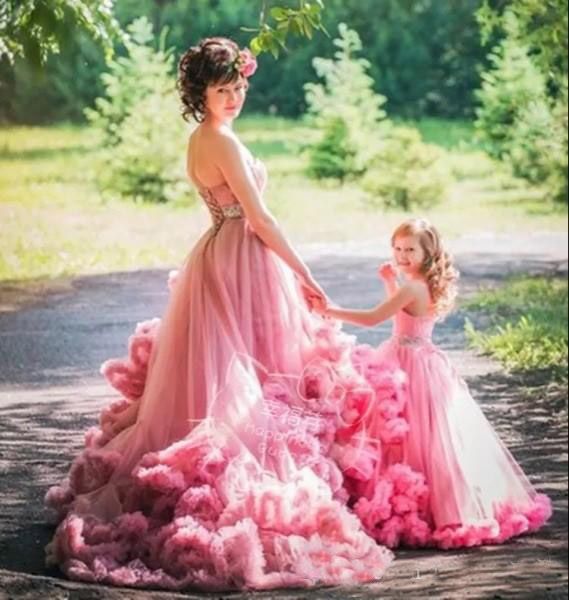 

cloud ruffles tiered flower girl dress for weddings vintage pink big train princess dress mother daugher 1st birthday evening gowns, White;blue