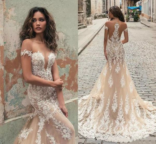 Abiti da sposa sexy a sirena Berta Cina Applique in pizzo con spalle scoperte Sweep Train Illusion Abiti da sposa su misura