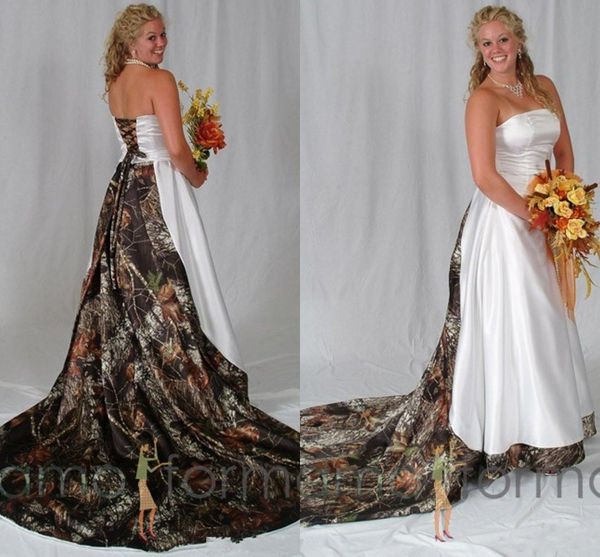 Sweetheart White Camo Abiti da sposa Corsetto con lacci sul retro Foresta Camouflage Stampa Abiti da sposa a trapezio larghi Abiti da sposa in raso con strascico cappella