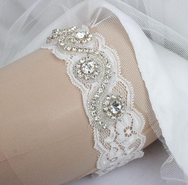 

5 pieces / lot crystal beaded lace bridal garters belts pure white wedding accessories ing