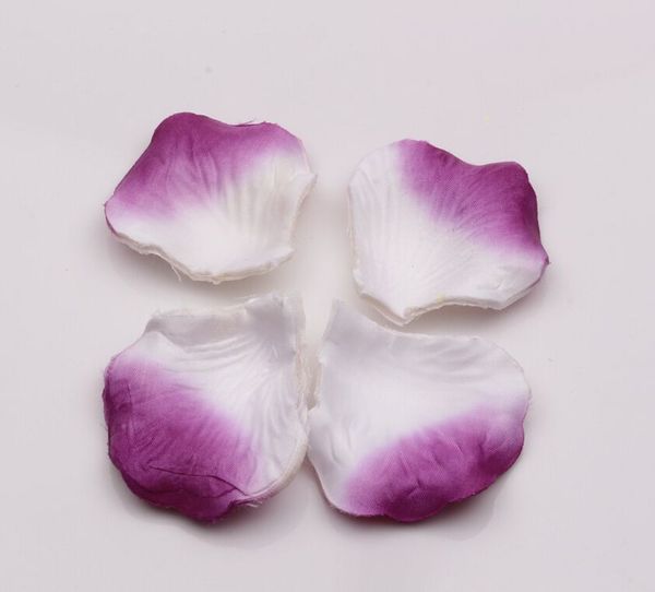 

light purple rose petals hand sprinkle flower wedding decorate