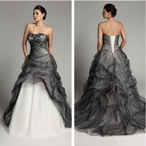 Discount 2017 New White And Black Wedding Dresses Sweetheart