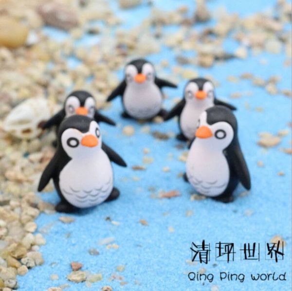 2019 Aquarium Ornament Fish Tank Decorations Family Penguin Moss