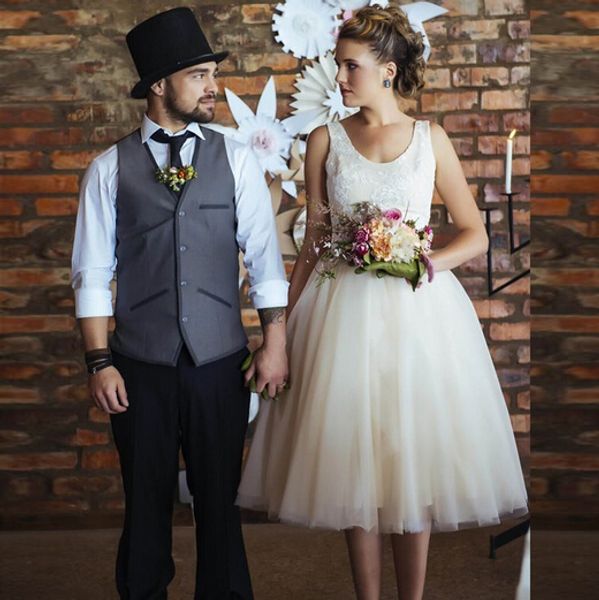 

2016 short a line sheer weddding dresses scoop neck custom tea length zipper back lace tank sleeves bridal gowns, White