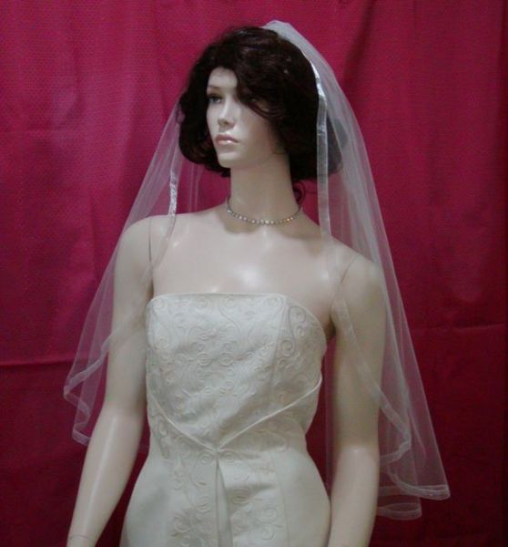 Alta qualità Migliore vendita Economico Stilista romantico Uno strato Lunghezza polso Velo da sposa con bordo in nastro Veli da sposa Accessori da sposa