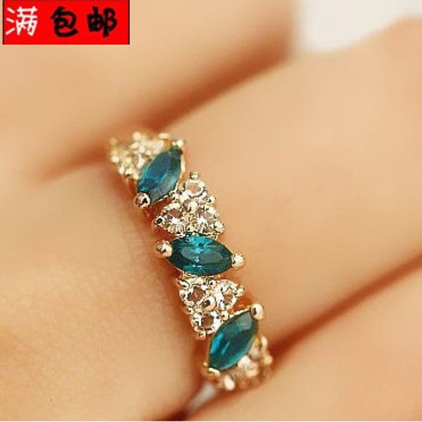 

emerald ring with shinning diamond,fashion and simple style,, no fade, hign quality and ing, Golden;silver