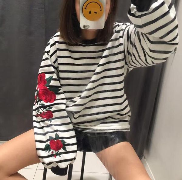 

2017 new autumn harajuku hoodies roses embroidery lantern sleeve loose striped women sweatshirt girl vintage elegant casual, Black