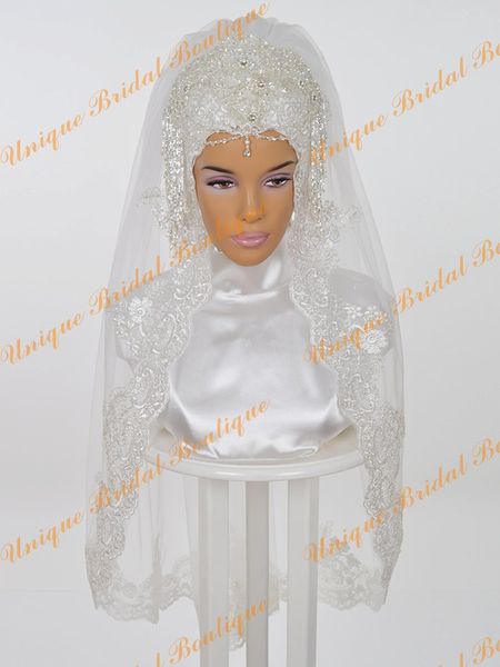 2021 Hijab da sposa musulmano Custom Made Applique in pizzo Bordo Lunghezza gomito Cristalli Veli da sposa Uno strato