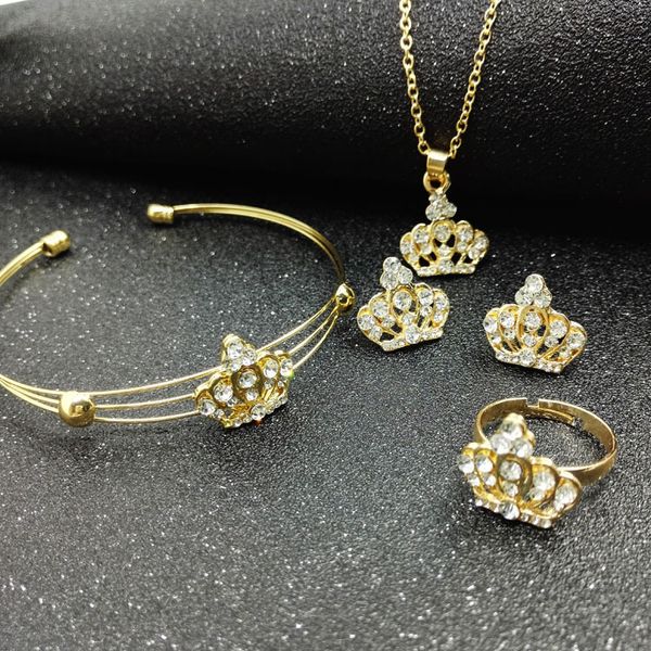 

Brincos e Colar topladyshop