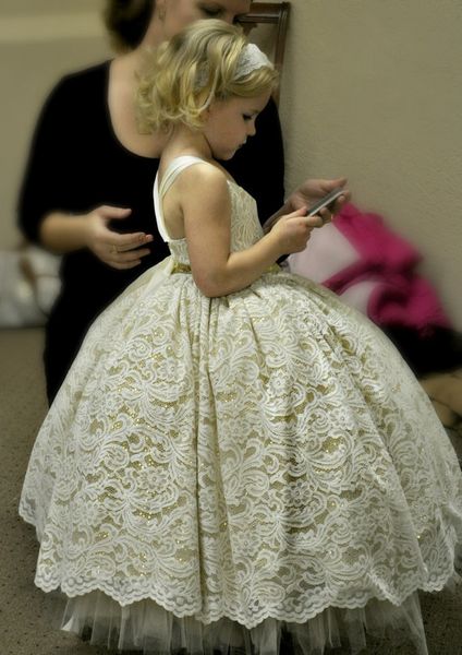 

gorgeous lace ball gown girl pageant dresses 2016 spaghetti sequins sash flower girl dresses for wedding tulle skirt floor kids party dreses, White;blue