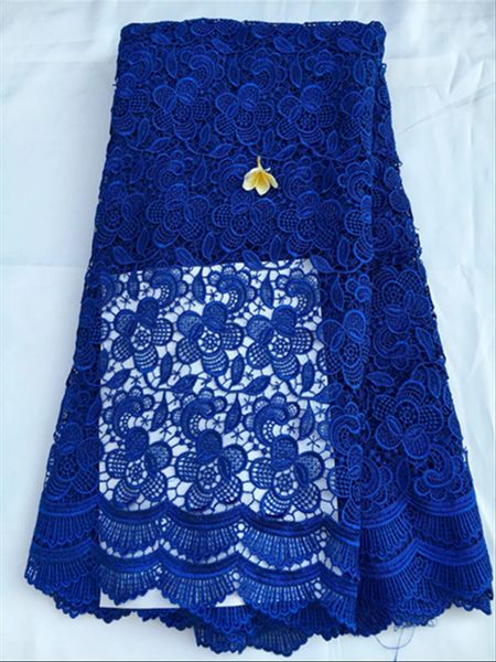 Vendita calda colore blu royal pizzo cordoncino africano con ricamo floreale tessuto di pizzo guipure solubile in acqua per vestire QW15-1