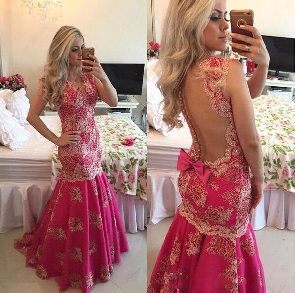 Lindo Fushia Sheer Voltar Vestidos de Baile 2017 Verão Rendas Applique Sereia Sem Mangas Evenin Vestidos Com Arco v Neck Árabe Desgaste Formal