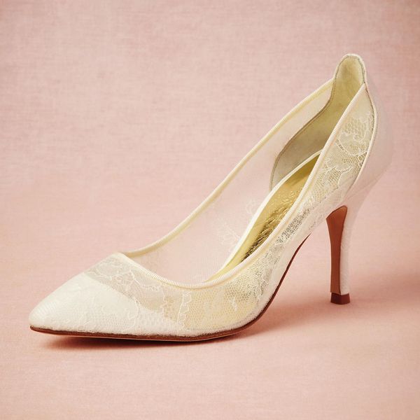 Compre Zapatos De Boda Hechos A Mano De Encaje Zapatos De Tacón Estrecho En Color Crema Con Forma De Estrella Zapatos De Fiesta De Baile Bombas
