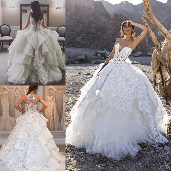 Luxuriöse Spitze 2018 Brautkleider mit Perlen, abgestuft, herzförmig, rückenfrei, Brautkleider, Sweep-Zug, Pnina Tornai Brautkleid in Übergröße