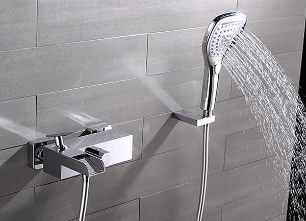 ottone rame Lusso top vendita bagno Ottone Cromato Doppi supporti Rubinetto per vasca da bagno a cascata Miscelatore per bagno a parete Set doccia con acqua IS777