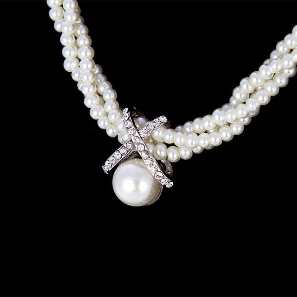 White Pearl Choker Necklace Classic Drei Schichten Perlenkette Graceful Halsketten Colares Femininos Für Elegante Frauen