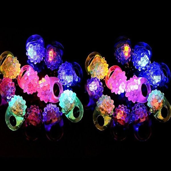 Novità Illuminazione bagliore giocattoli Anello barretta fragola Bar Rave Light Up LED lampeggiante Jelly Bumpy Rings per regalo di Natale per feste di ballo