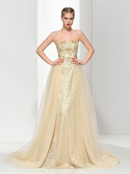 

2019 Delicate Champagne Long Evening Dresses Sweetheart Backless Sequins A-line Tulle Chapel Train prom Celebrity Dresses Custom Made