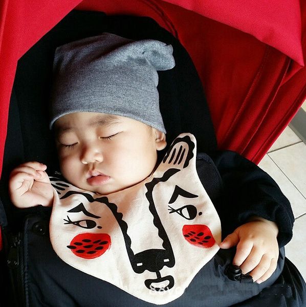 

ins animalia bibs designs baby infant cartoon roxymarj bear tiger cotton saliva towel burp cloths baby wear accessories