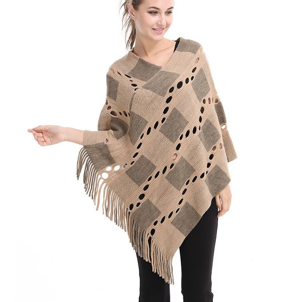 Poncho con nappe irregolari da donna sexy con spalle scoperte e scialli con scollo a V avvolgente con scollo a V Hallow Lattice Batwing maglione lavorato a maglia