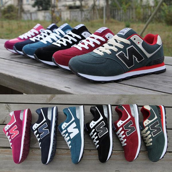 tênis com n do lado