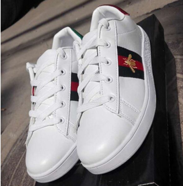 

2017 new embroidered flat hoe port hoe lace hoe white board hoe with the ame paragraph fa hion ca ual hoe
