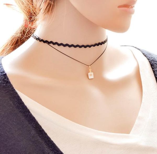 

2 chains necklace with porcelainpendant, vintage style,noble and delicate for women, and high quality, Golden;silver