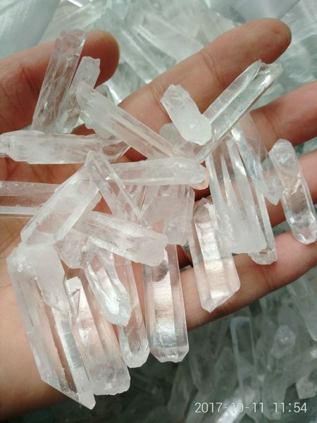 

ГОРЯЧИЙ Прозрачный кристалл 50g 3-5см Много кварцевых куски грубых исходных точки Wa