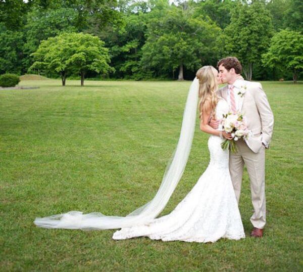 

white ivory wedding 1t chapel veils cathedral cut edge comb veil 3m long, Black