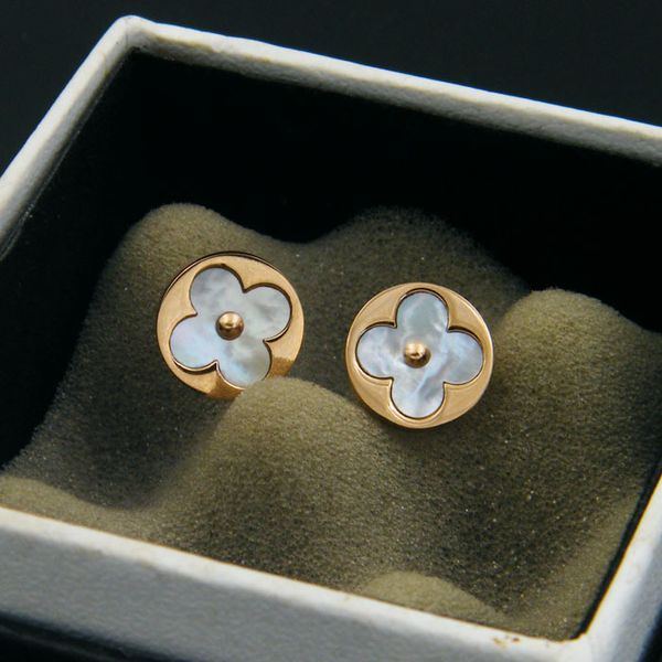 

Foreign trade in high-end jewelry wholesale steel rose gold earrings exquisite quatrefoil shell Round Earrings