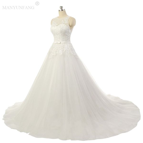 

2020 luxury vintage lace applique cathedral train ball gown wedding dresses dubai arabic o neck princess modest bridal dress, White