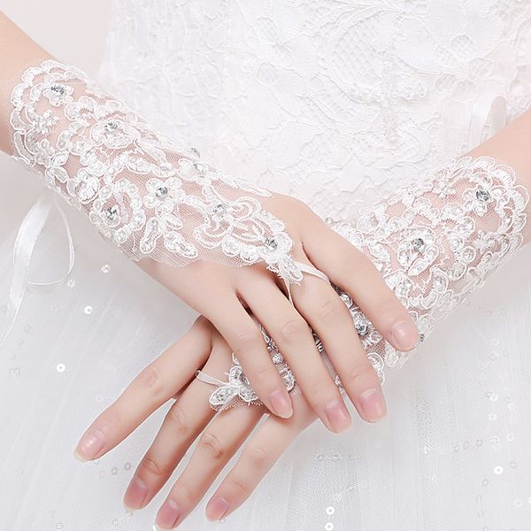 

HOT Sale New Arrival Cheap In Stock Lace Appliques Beads Fingerless Wrist Length With Ribbon Bridal Gloves Wedding Accessories