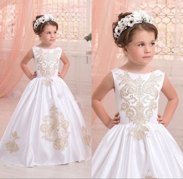 Arabische weiße Erstkommunion-Kleider für kleine Mädchen, goldene Applikationen, Ballkleid, Blumenmädchen-Fresses für Hochzeiten, maßgeschneiderte Festzug-Kleider
