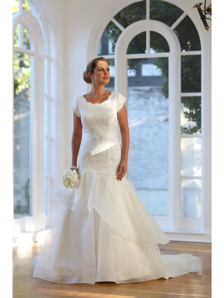 Abiti da sposa modesti a sirena vintage in pizzo semplice Cap maniche rotonde Beck Sashes Bottoni Indietro Abiti da sposa anni '50 Modesti a buon mercato in vendita