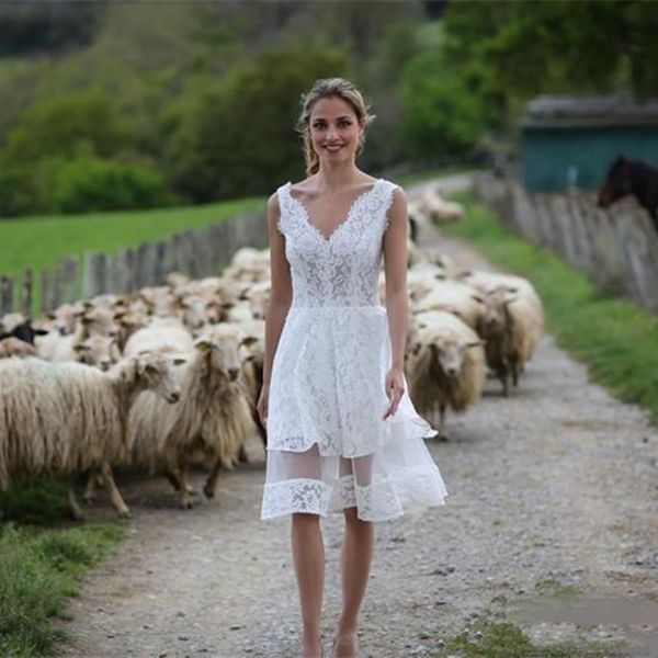 

fashion style 2019 short knee length wedding dress v neck sleeveless full lace bridal gowns custom size, White
