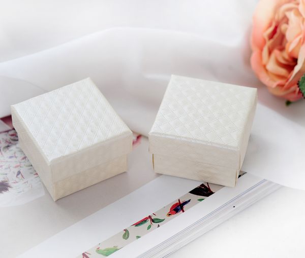 

[simple seven]retail beige diamond pattern lover ring box/ classic jewelry pedant packing/ festival earring studs package(small), Black;white